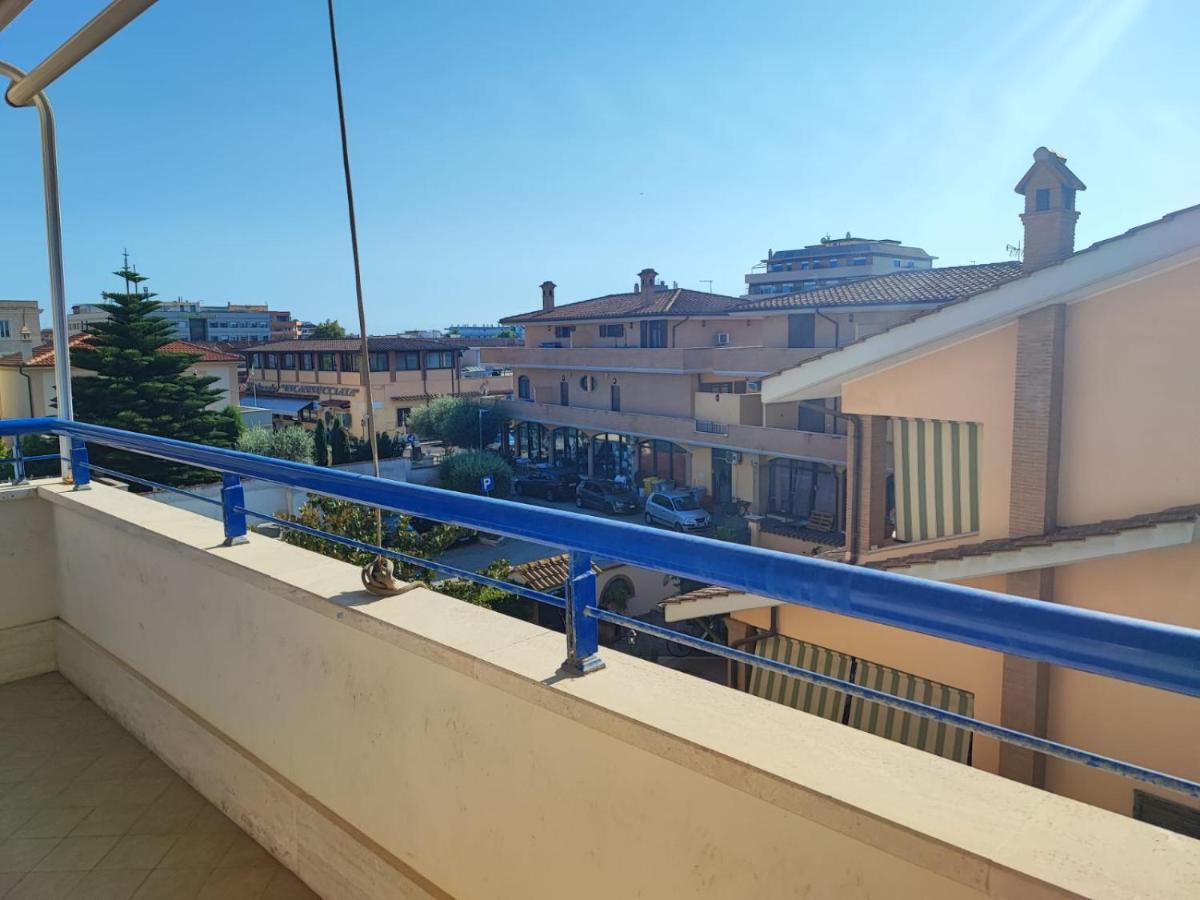 Red Lux Apartment Φιουμιτσίνο Εξωτερικό φωτογραφία