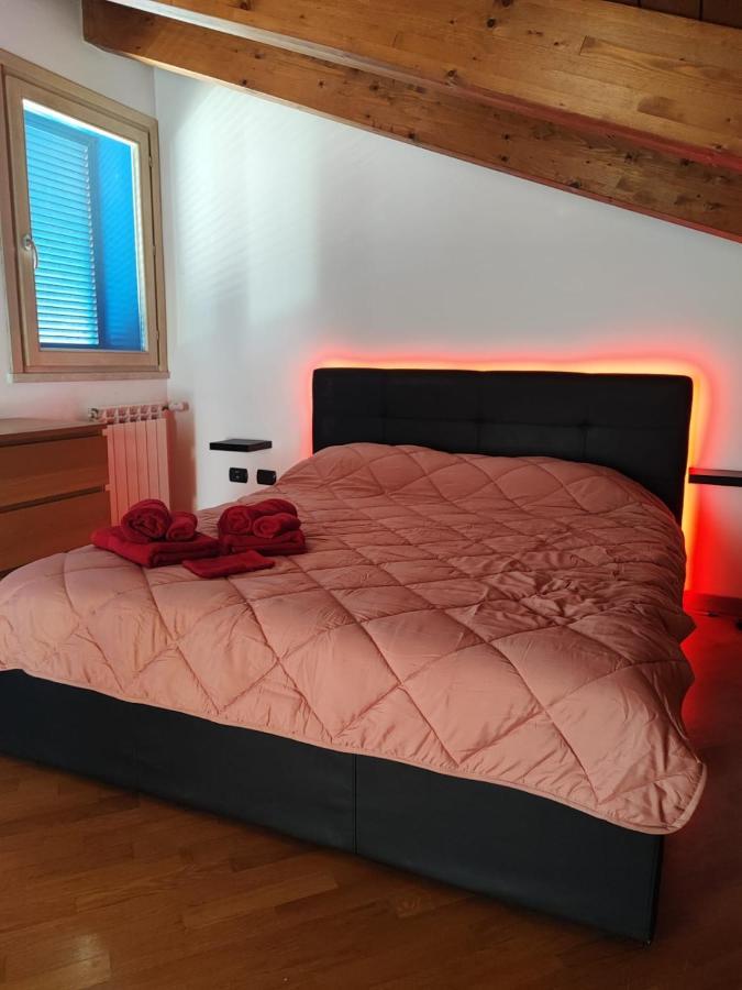 Red Lux Apartment Φιουμιτσίνο Εξωτερικό φωτογραφία