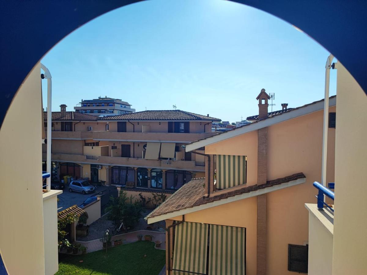 Red Lux Apartment Φιουμιτσίνο Εξωτερικό φωτογραφία