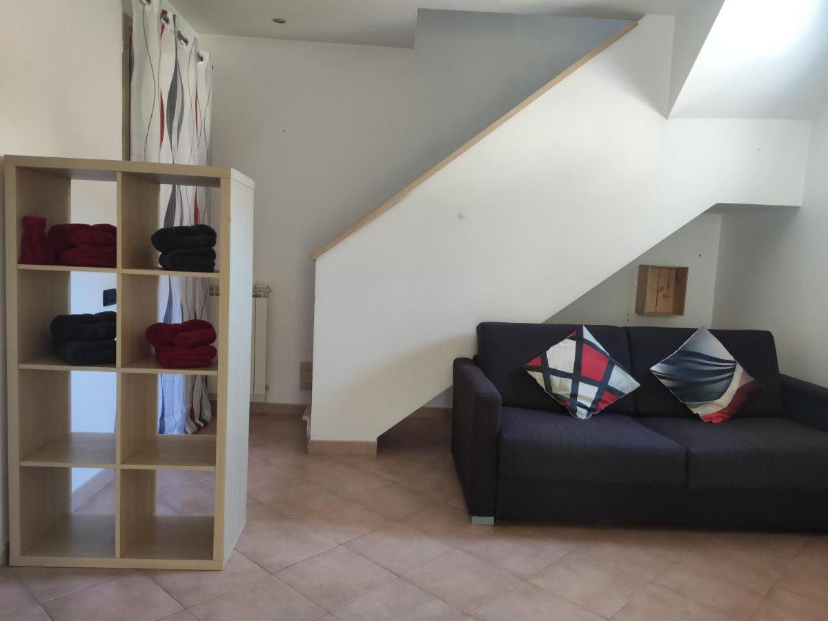 Red Lux Apartment Φιουμιτσίνο Εξωτερικό φωτογραφία