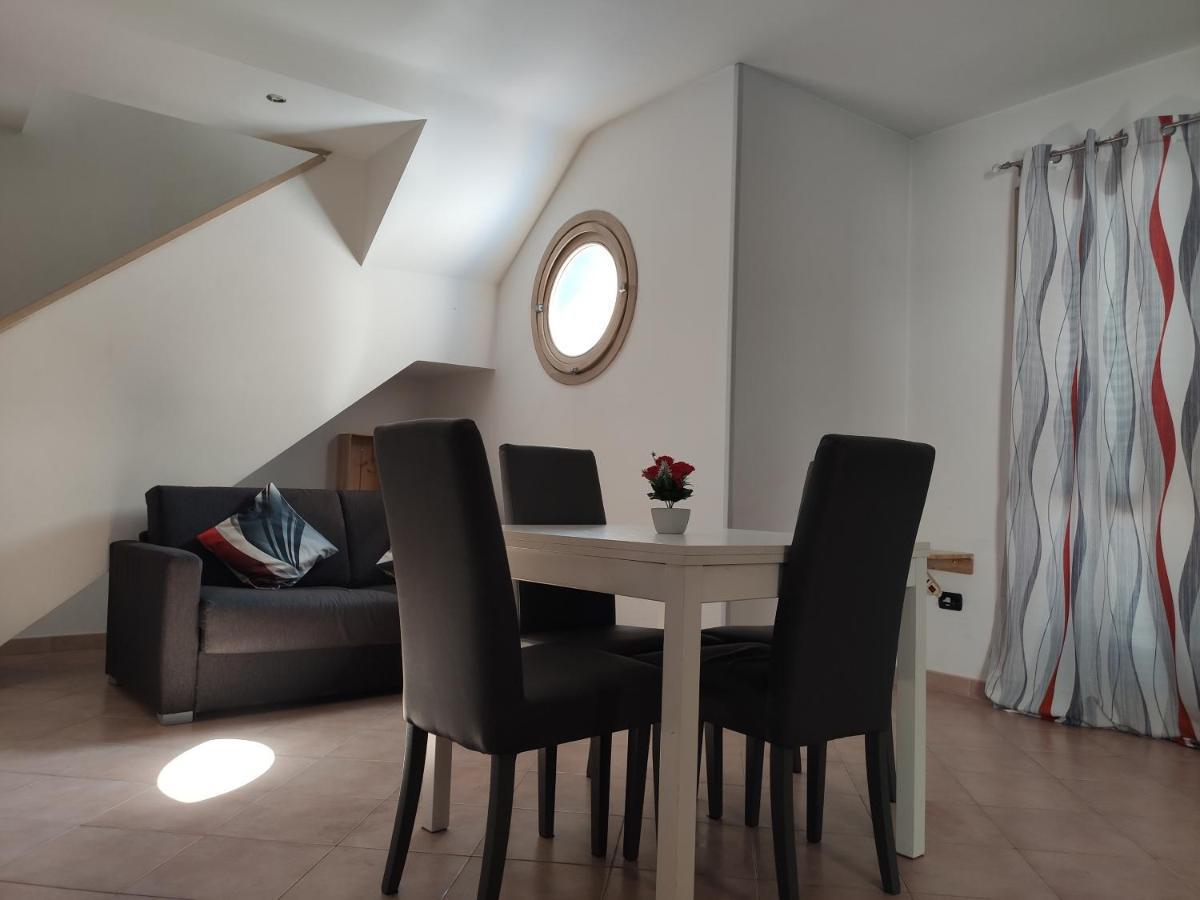 Red Lux Apartment Φιουμιτσίνο Εξωτερικό φωτογραφία